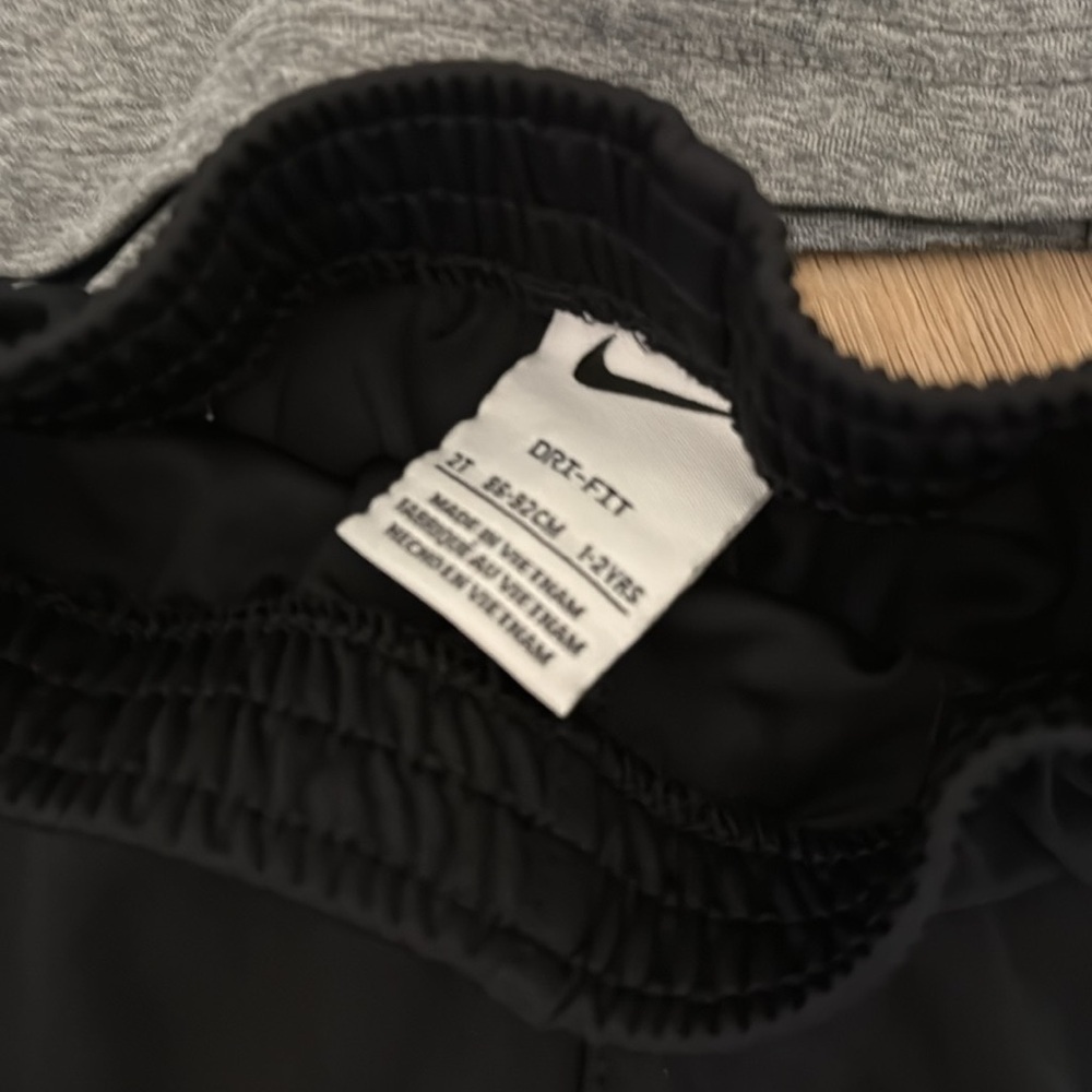 Bundle of Clothes - Picture 6 of 6